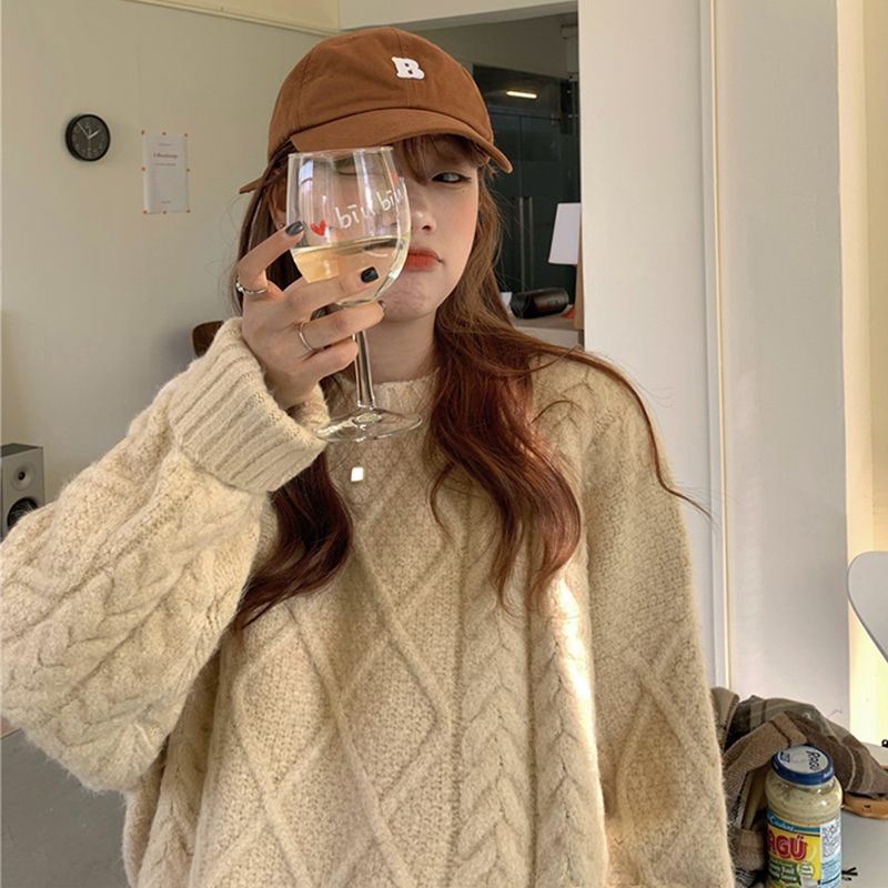 Női kábelmintás kötött pulóver, kerek nyakú, hosszú ujjú, laza fazon