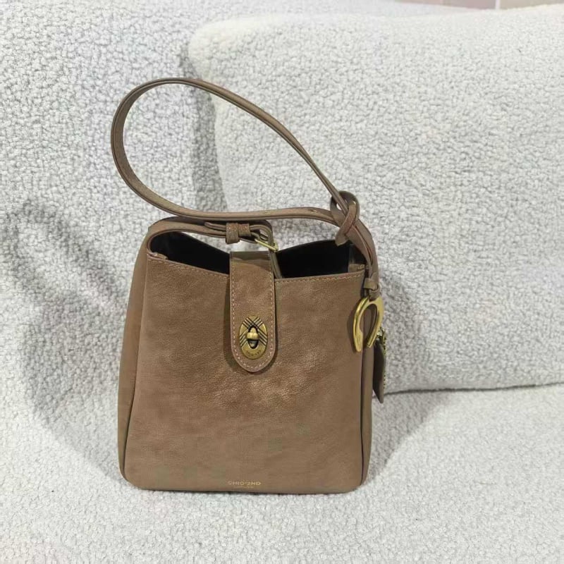 PU tote táska, városi minimalist stílus, függőleges négyzet alak, zárható nyitás, belső zsebek telefonhoz és dokumentumokhoz, laminált cipzáras zseb