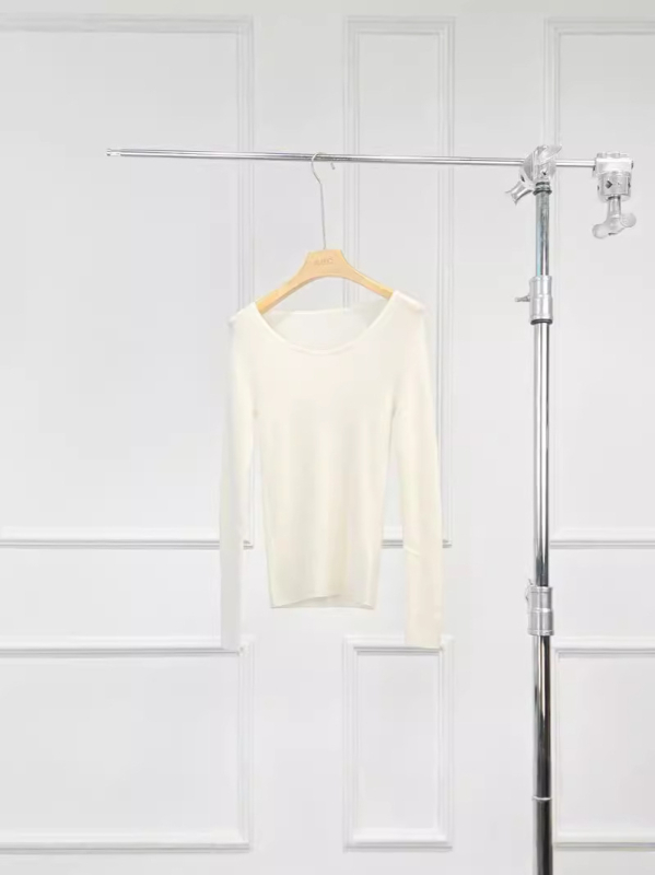 UpperClass női gyapjú pulóver U-nyakú, hosszú ujjú, 95% gyapjú, klasszikus elegáns stílus