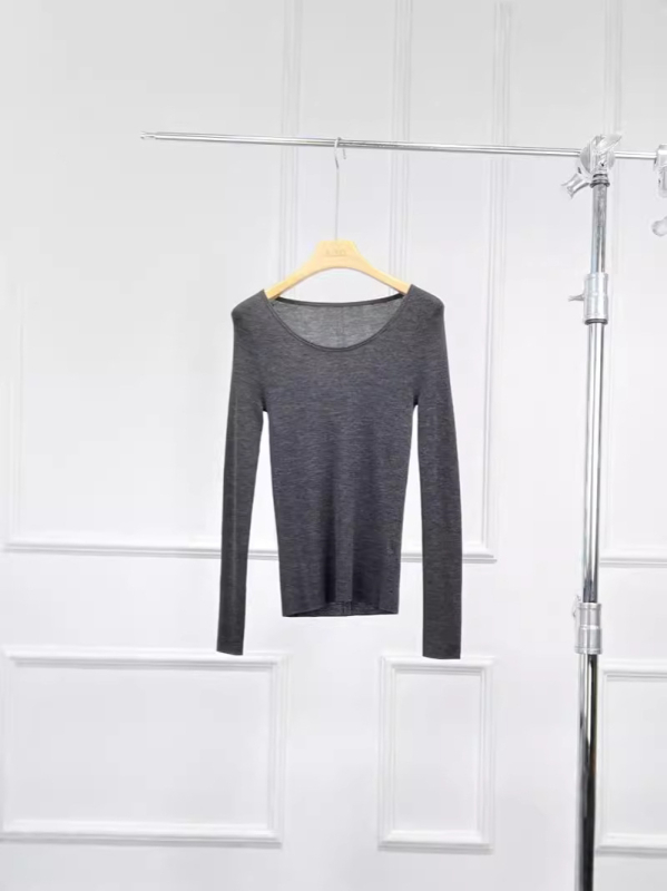 UpperClass női gyapjú pulóver U-nyakú, hosszú ujjú, 95% gyapjú, klasszikus elegáns stílus