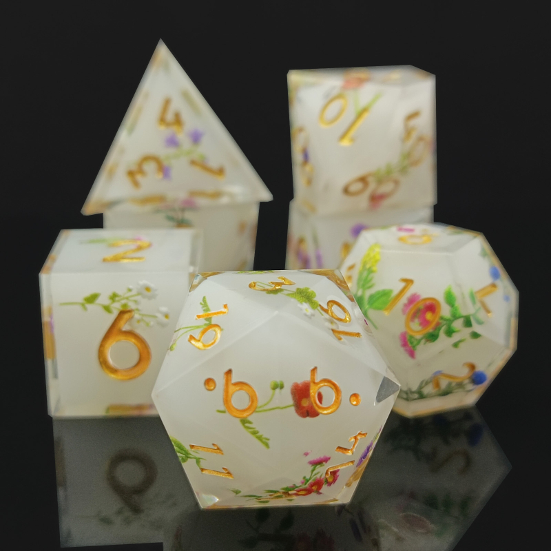 Smoljene D20 kocke s cvjetnim decalima za D&D i Cthulhu TRPG — mogućnost prilagodbe, set od 50 komada, individualno pakirane