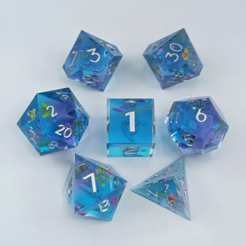 Smoljene D20 kocke s cvjetnim decalima za D&D i Cthulhu TRPG — mogućnost prilagodbe, set od 50 komada, individualno pakirane