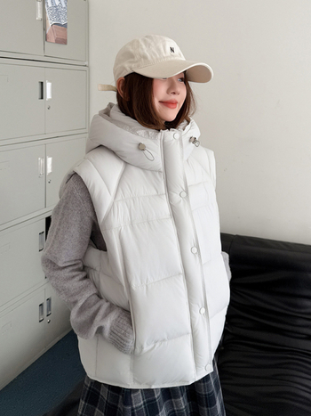Vesta damă Harajuku călduroasă, fără mâneci, guler înalt, fermoar, lungime 50–65 cm, poliester solid cu umplutură din down cotton, iarna 2025