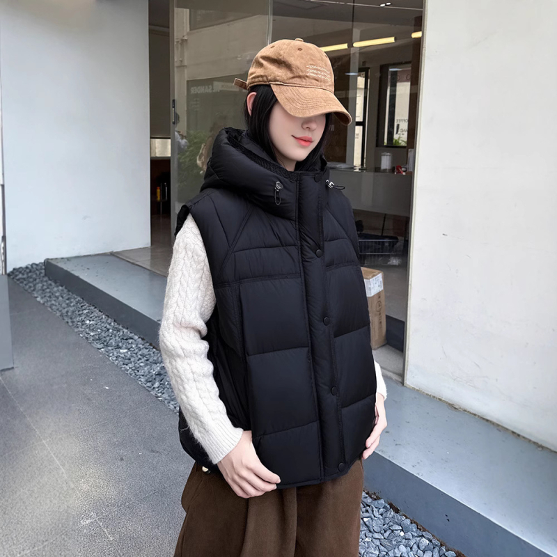 Vesta damă Harajuku călduroasă, fără mâneci, guler înalt, fermoar, lungime 50–65 cm, poliester solid cu umplutură din down cotton, iarna 2025