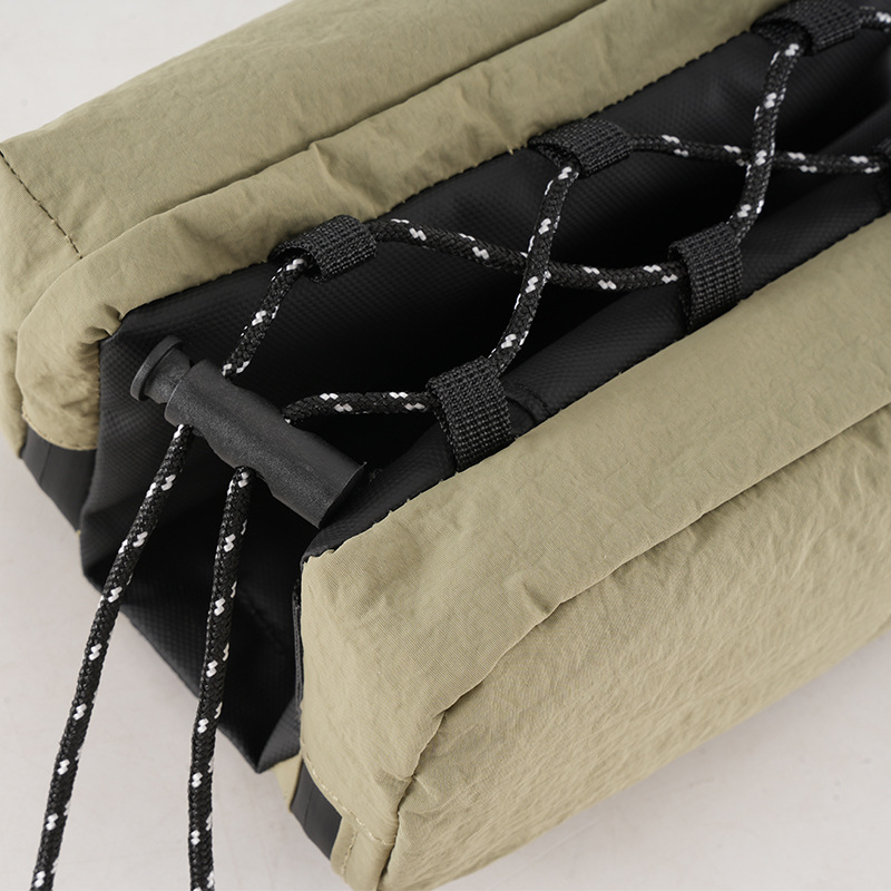 BAOFLY najlon crossbody torba za muškarce – ultralak dizajn, gradski minimalistički stil, jednostavan uzorak, bez podstavke unutrašnjosti, svakodnevna upotreba