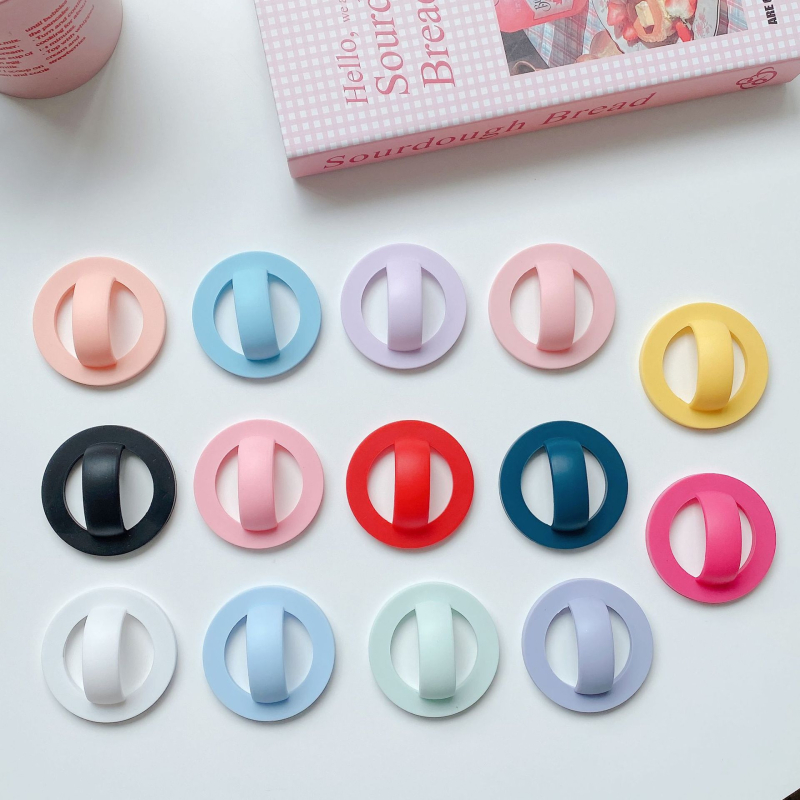 Магнитен настолен държач за телефон с пръстен – течен силикон, универсален, с възможност за персонализация