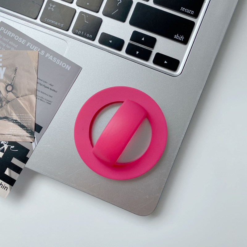 Магнитен настолен държач за телефон с пръстен – течен силикон, универсален, с възможност за персонализация