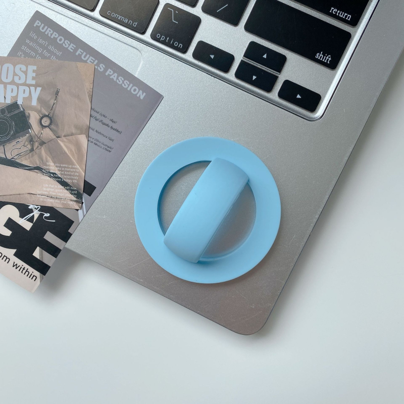 Магнитен настолен държач за телефон с пръстен – течен силикон, универсален, с възможност за персонализация