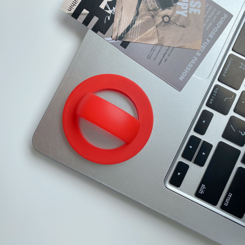 Магнитен настолен държач за телефон с пръстен – течен силикон, универсален, с възможност за персонализация