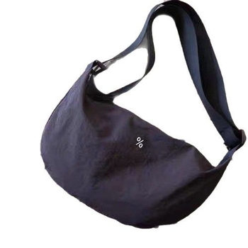 Crossbody torba u Dumpling stilu, od najlona, zatvarač, tajni džep sa zatvaranjem, trodimenzionalni dizajn