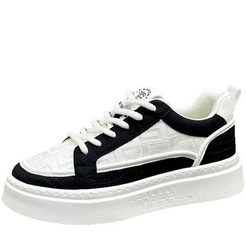 Muške tenisice – okrugli vrh, gornji dio od umjetne kože, potplat PVC, mrežasta podstava, vezanje šnuralima