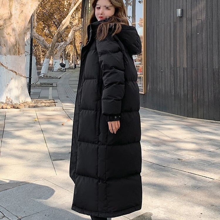 Jakna od patjeg perja, 70–75% punjenja, debela, slobodan kroj, ultra kratka duljina, kapulja koja se može skinuti