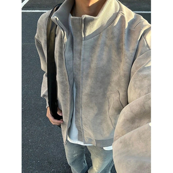 PU bőrből készült bomber dzseki tie-dye mintázattal, kapucnival, álló gallérral, cipzáras záródással, poliészter bélés