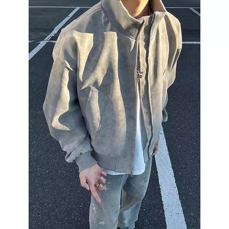 PU bőrből készült bomber dzseki tie-dye mintázattal, kapucnival, álló gallérral, cipzáras záródással, poliészter bélés