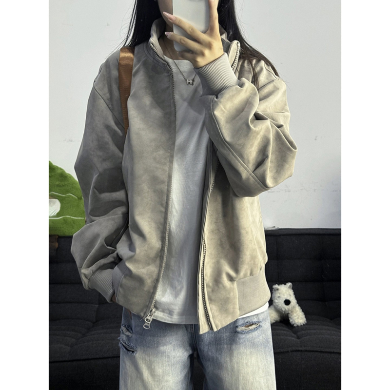 PU bőrből készült bomber dzseki tie-dye mintázattal, kapucnival, álló gallérral, cipzáras záródással, poliészter bélés