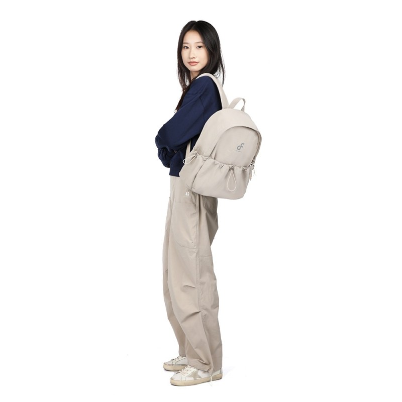 Nylon ruksak, gradski stil jednostavnosti, zatvaranje na zip, unutarnje pregrade: džep sa zipom i džep za prijenosno računalo, marka Maki bag