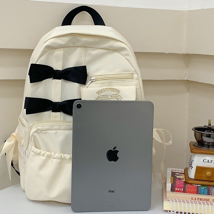 Najlon ruksak, vodootporan, zatvarač na zatvarač, unutarnja džep za telefon, laminirani džep sa zatvaračem