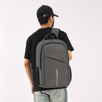 Ruksak za studente, platnena konstrukcija, kapacitet 20–35 L, stil business elitni, zakrivljene naramenice, poliester podstava