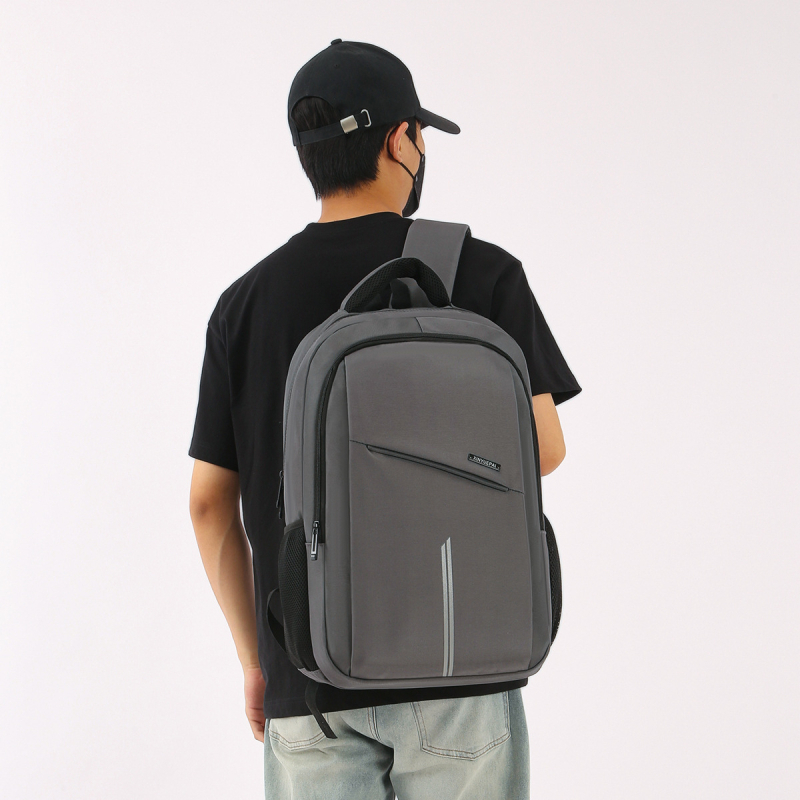 Ruksak za studente, platnena konstrukcija, kapacitet 20–35 L, stil business elitni, zakrivljene naramenice, poliester podstava