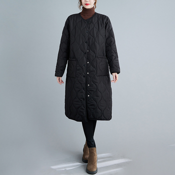 Артистично ретро подплътено дамско яке, свободен силует, средна дължина, полиестер с еластан и пълнеж пух-памучен.