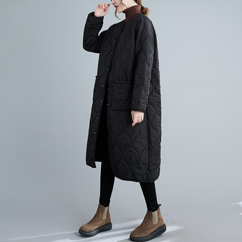 Артистично ретро подплътено дамско яке, свободен силует, средна дължина, полиестер с еластан и пълнеж пух-памучен.