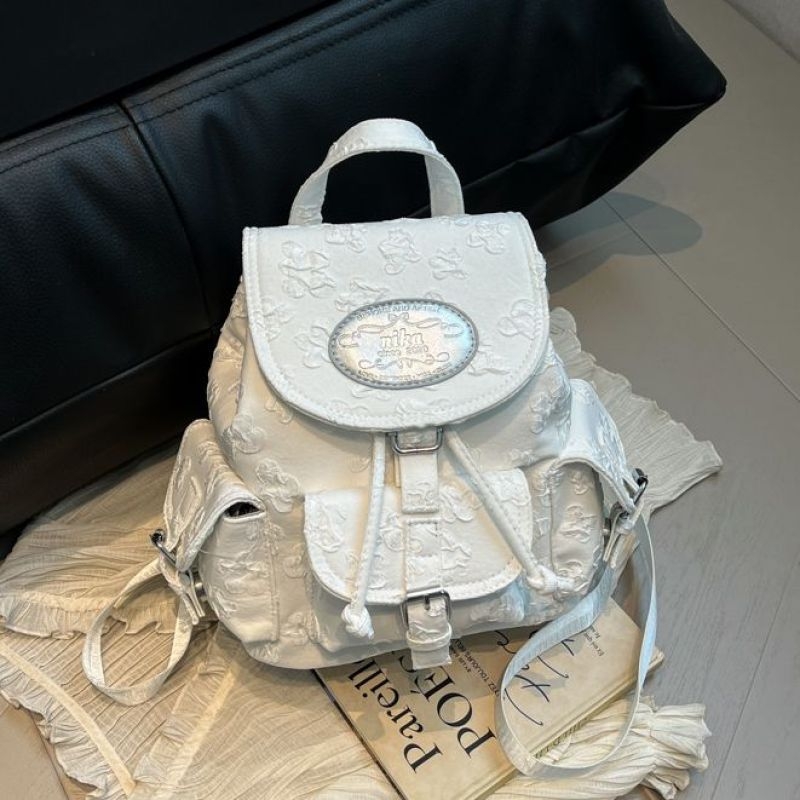 Rucsac de femei pentru uz zilnic — minimalist și lux discret (Material: nailon; Capacitate sub 20 L; Căptușeală: poliester; Vara 2025)