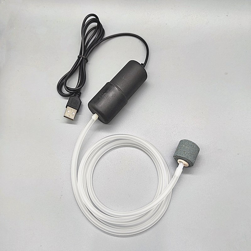 Pumpa za oksigeniranje akvarija – punjiva, tiha, kompaktna, USB litij baterija, pogodna za ribolov na otvorenom (210 g)