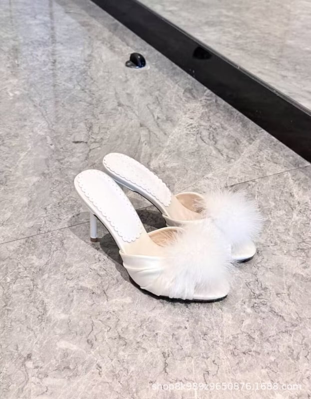 Ženske visoke pete s gornjim dijelom od svile, otvoreni prst, 6–8 cm tanke štikle, podstava od ovčje kože