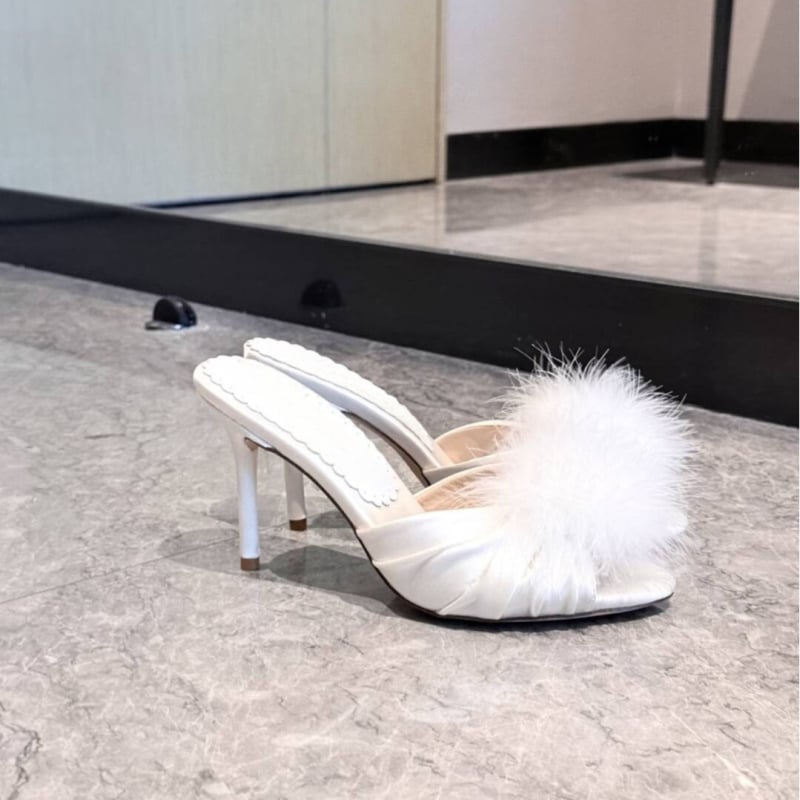 Ženske visoke pete s gornjim dijelom od svile, otvoreni prst, 6–8 cm tanke štikle, podstava od ovčje kože