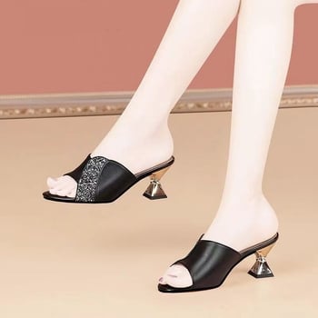 Ženske sandale od umjetne kože, okrugli vrh, niski pet 1–3 cm, gumena potplat, ljetni casual stil