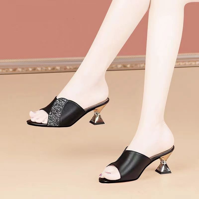 Ženske sandale od umjetne kože, okrugli vrh, niski pet 1–3 cm, gumena potplat, ljetni casual stil
