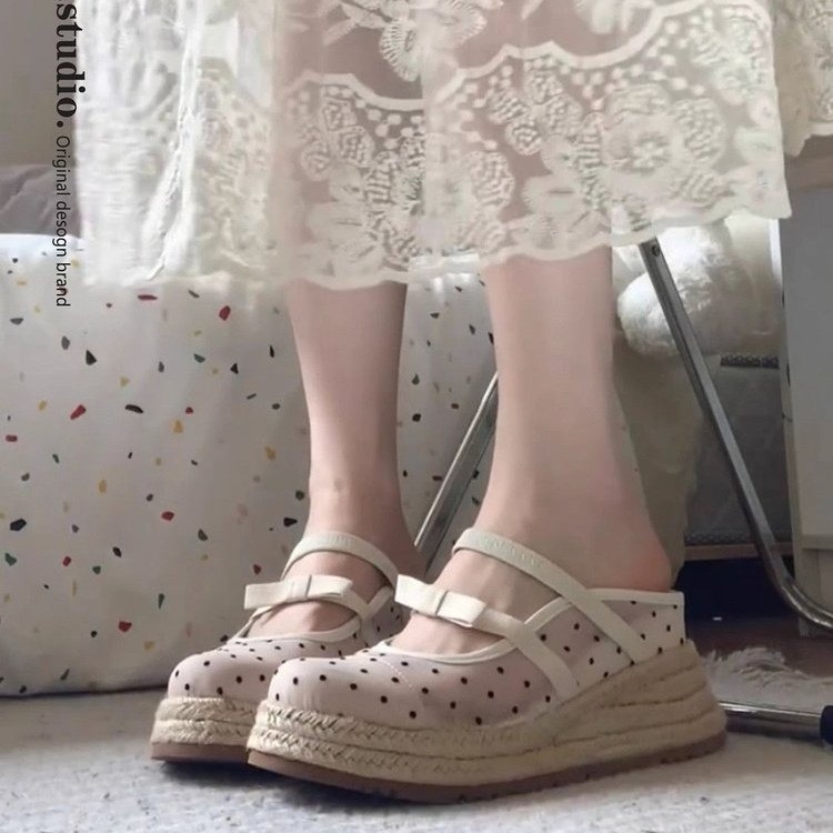Ženske sandale na klin – mrežasti gornji dio, zatvoreni prsti, slip-on, PU podstava, gumena podloga 3–5 cm, svakodnevni stil