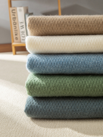 Мъжки кашмирен пуловер, 95% кашмир, дълги ръкави, тясна кройка, дебел плет, едноцветен модел