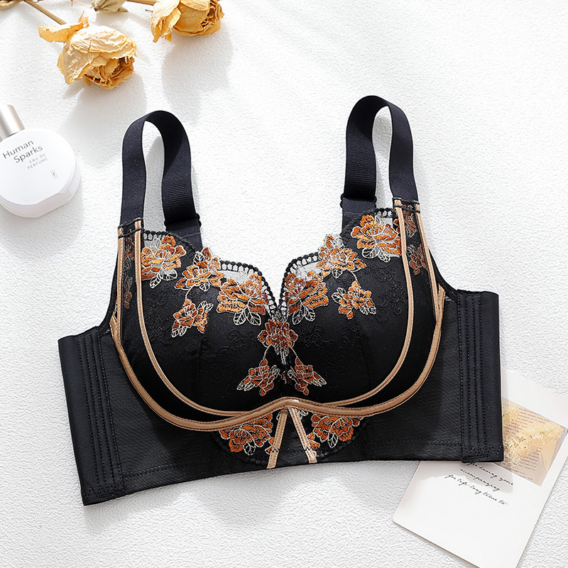 Esküvői melltartó kis mellhez, 3/4 kosár, felső rész vékony, alsó rész vastag, Mulberry selyem bélés, állítható vállpántok, hátul négy sor zár