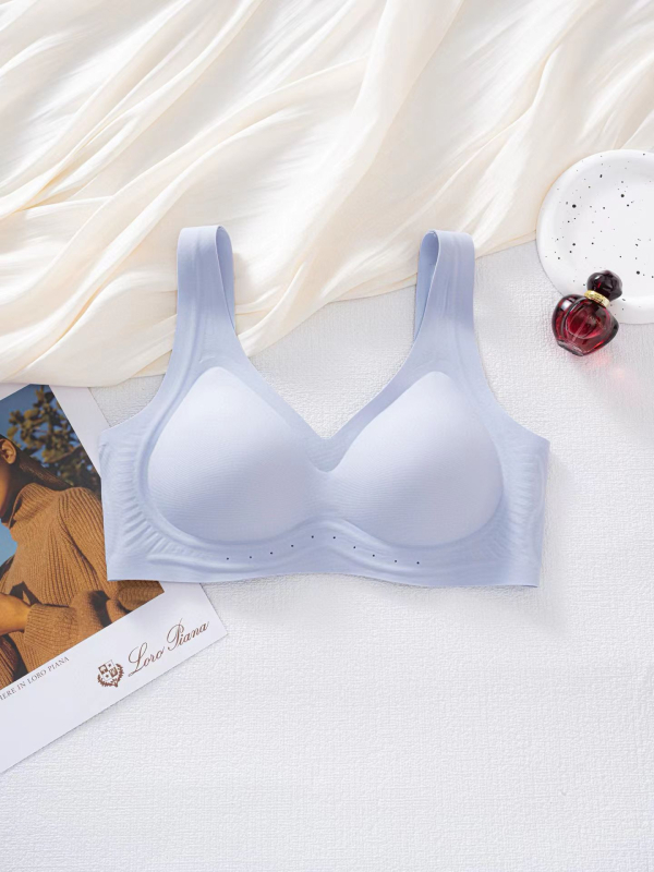 3/4 kosár, vékony formázott kosár, nylon anyag (fő- és bélés), fix vállpántok, hátsó három sor kapocs zárás