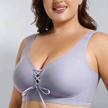 Sutien cupe 3/4, cupe turnate subțiri, bretele fixe, închidere spate cu patru rânduri de cârlige, material nailon