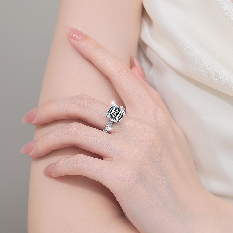 Prsten - Geometrijski dizajn; 925 srebro; Rui Xin Ying; unisex; oko 4,8 g (Brand: Rui Xin Ying; Materijal: 925 srebro; Oblik: Geometrijski; Postupak: elektroplatiranje; Težina: oko 4,8 g)