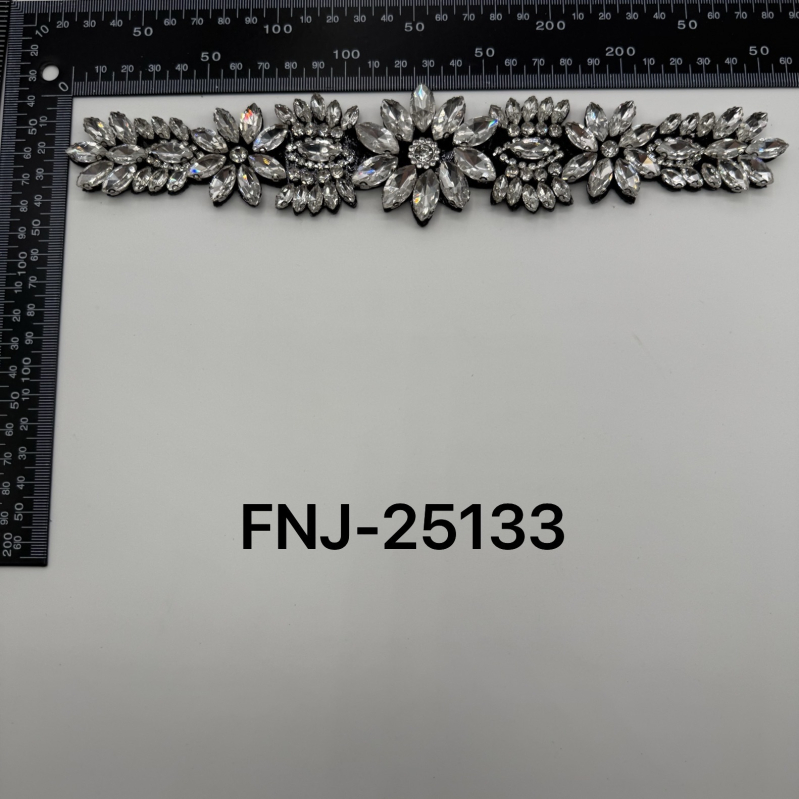 Dodatni ukrasni element za torbe i ručne radove - rhinestones i perle, cvjetni motiv na tkanini, serija Viscose, materijal: staklo, Wen xi