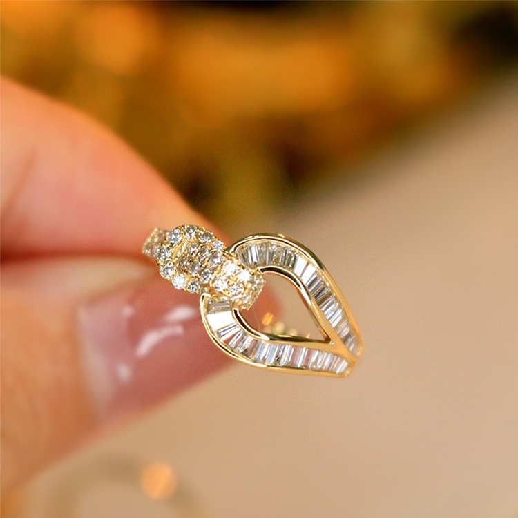 Otvoren bakreni prsten s geometrijskim oblikom i cirkonijom za žene, proljeće 2025