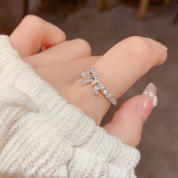 Nyitott gyűrű gyémántos masnival, réz, valódi aranyozás, női kézhez illő ékszer, könnyű luxus stílus