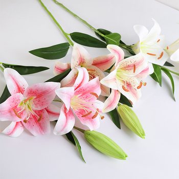 Rocibaby selyem liliom a vázaiban – művirág esküvői és otthoni dekorációhoz, folyamatok: sztereotípiák, injektáló öntés, szitanyomás