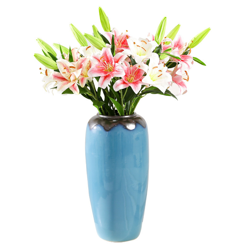 Rocibaby selyem liliom a vázaiban – művirág esküvői és otthoni dekorációhoz, folyamatok: sztereotípiák, injektáló öntés, szitanyomás