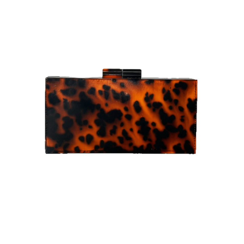 Akrilna večernja torbica kvadratnog oblika s leopard printom, magnetsko zatvaranje, unutarnji džepovi za telefon i dokumente, remen za rame crossbody