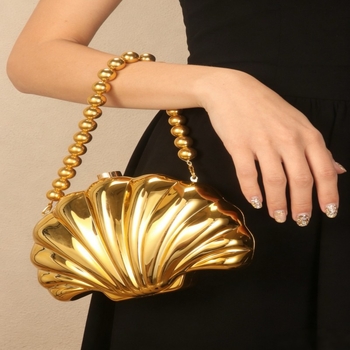 Estélyi táska kagyló alakú, dumpling forma, ABS anyagú, zárkapocs, bankett használatra