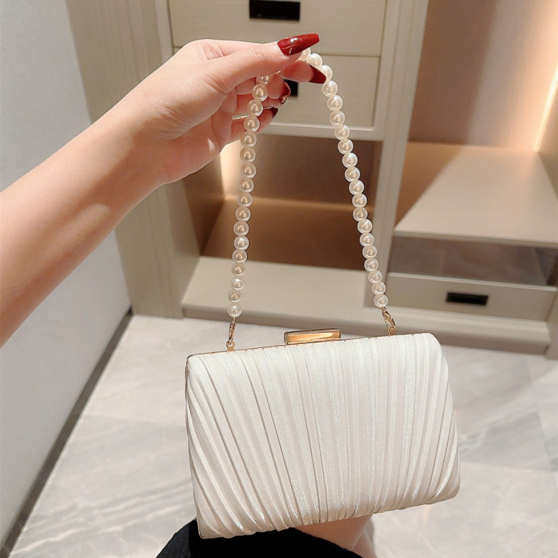 Plisirana kvadratna večernja torbica s perlovanim lancem, clutch za vjenčanja