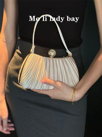 Satenska večernja clutch torbica sa zatvaranjem, 3D oblik školjke, poliester podstava, unutarnji džepovi za telefon i osobnu iskaznicu