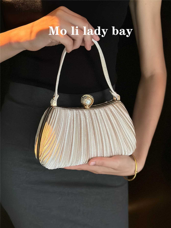 Satenska večernja clutch torbica sa zatvaranjem, 3D oblik školjke, poliester podstava, unutarnji džepovi za telefon i osobnu iskaznicu