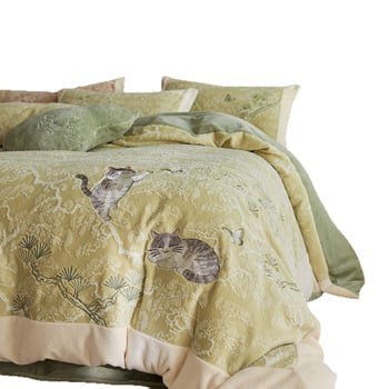 Set posteljine od mliječnog baršuna s cvjetnom izvezom, četverodjelni set, moderni retro stil
