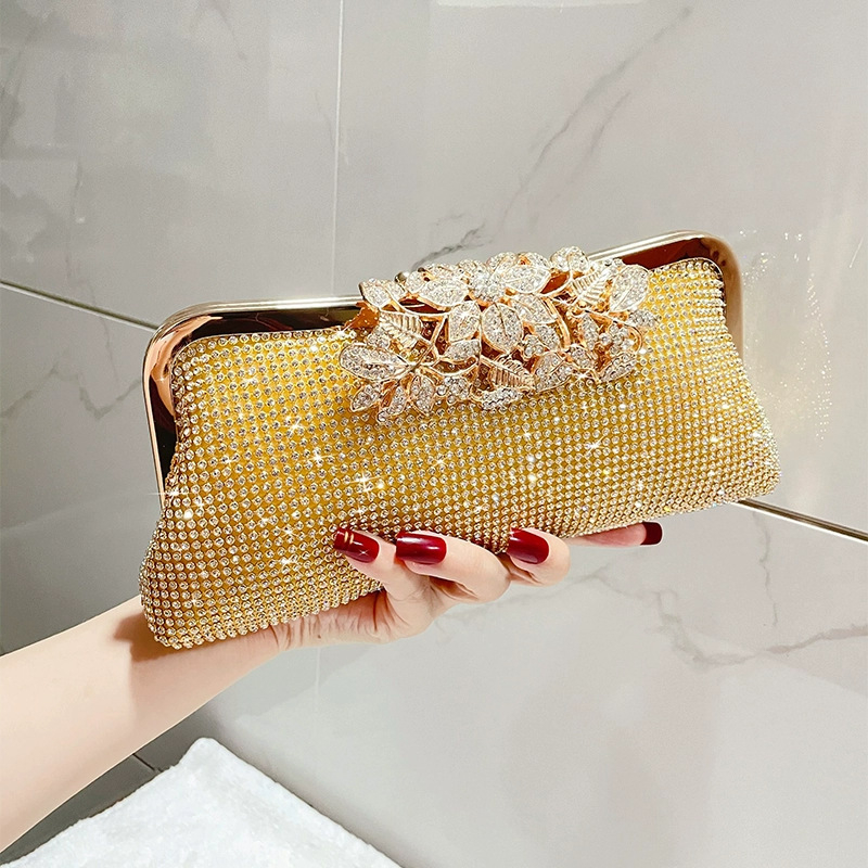 Estélyi táska-klutch, ötvözet test, poliészter bélés, Dinner bag stílus, vízszintes négyszögletes forma, zárómechanizmus