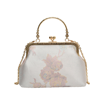 Cheongsam-stílusú hímzett selyemtáska egyetlen vállpánttal, kagyló alakú siluett, nemzeti művészeti stílus (Selyem; Nyitott felső rész; Poliészter bélés)